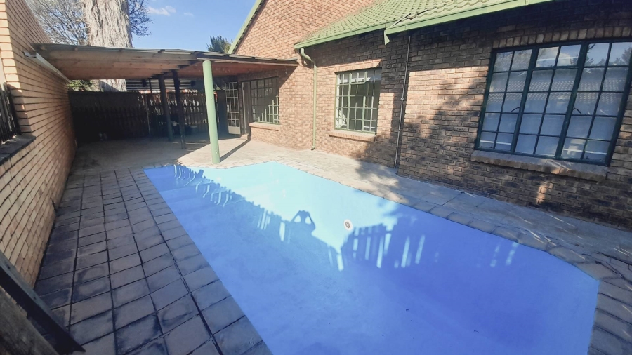 5 Bedroom Property for Sale in Ifafi North West